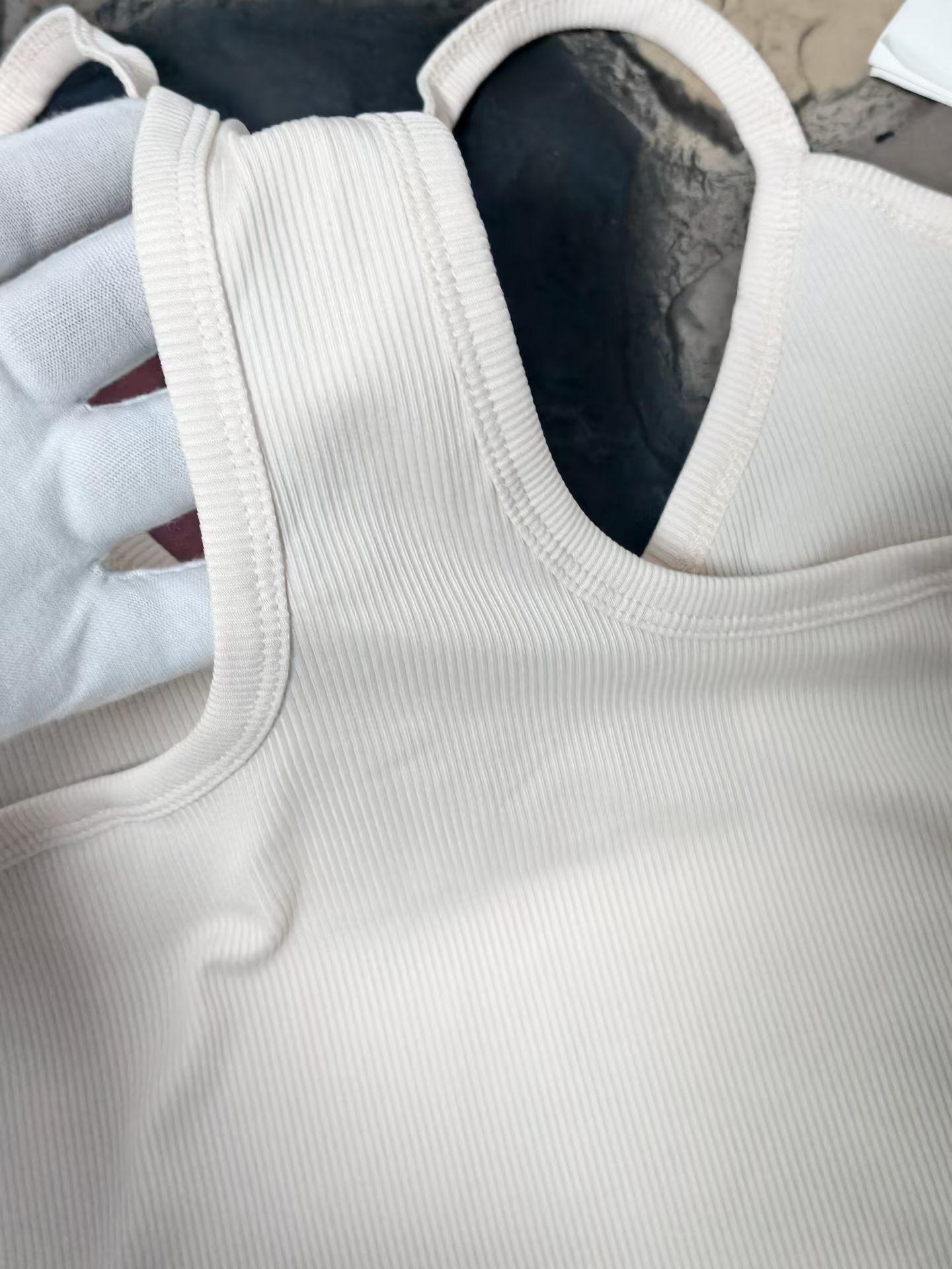Women's Tops & Vests