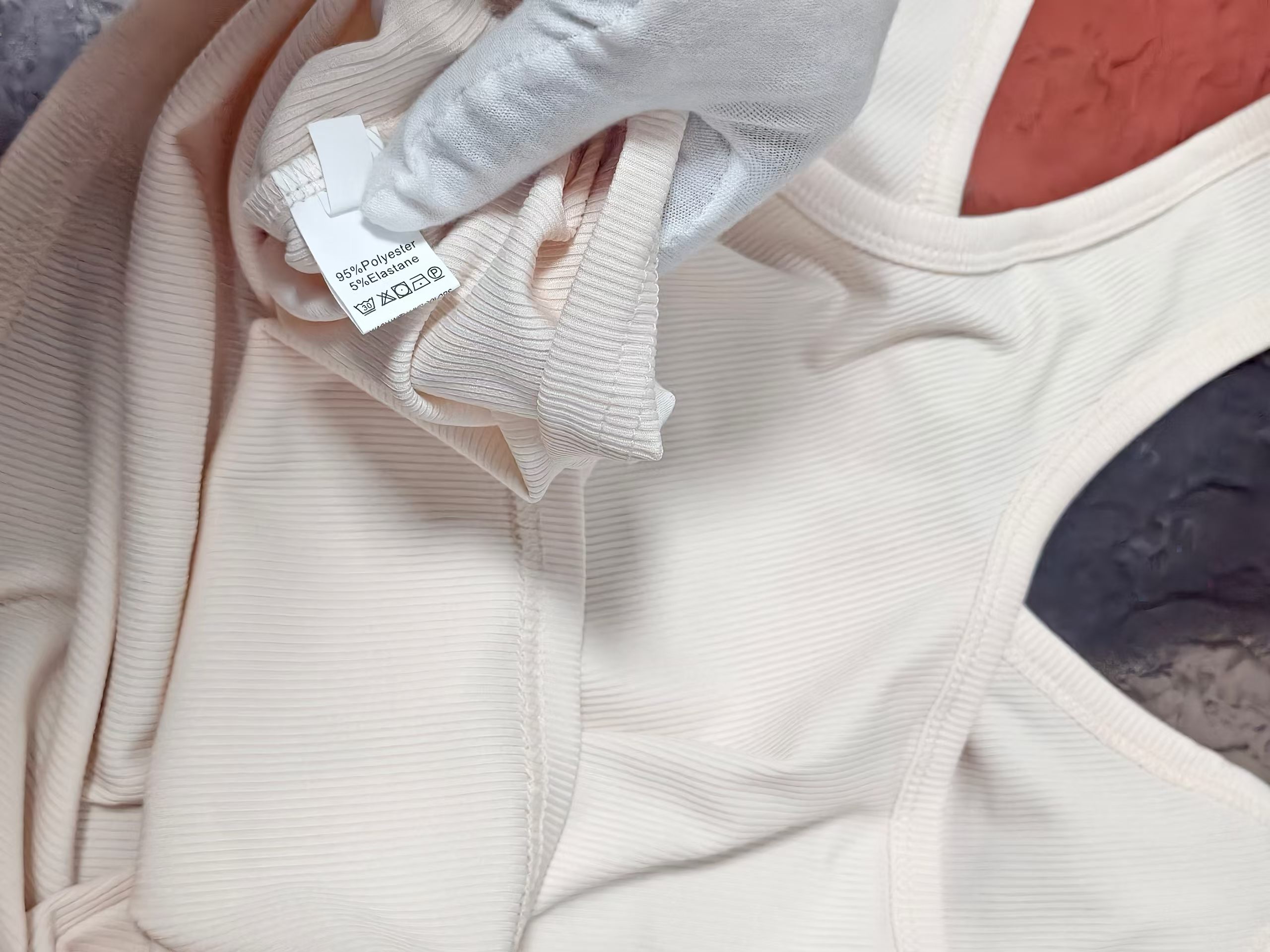 Women's Tops & Vests