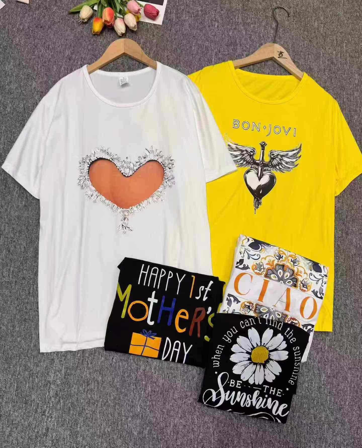 Short-sleeved T-shirt